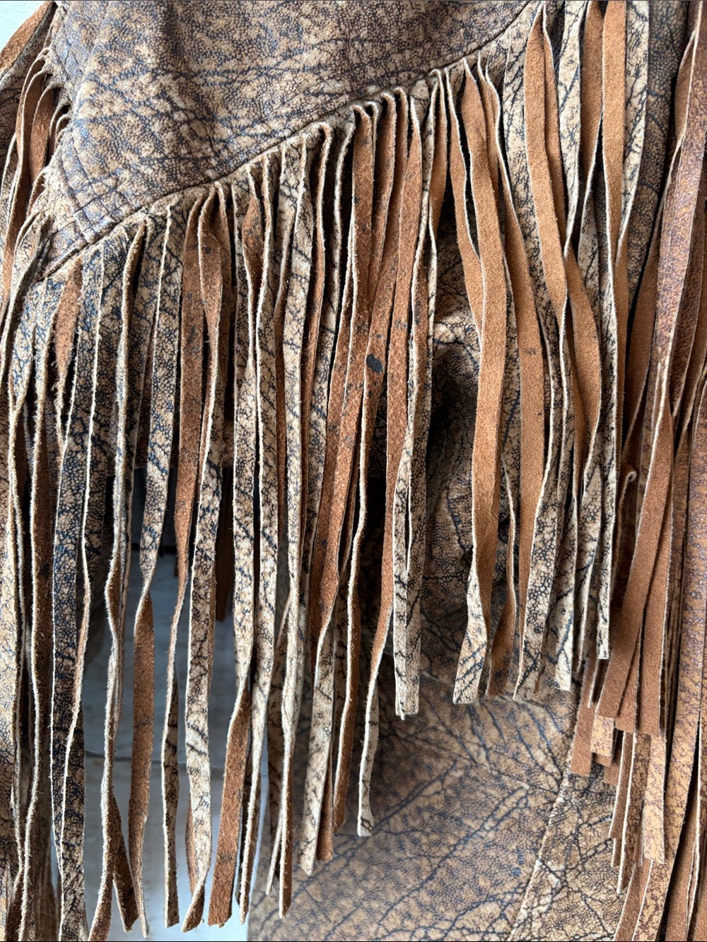 1980s Western Fringe Leather Jacket Cropped Boho Cowgirl Chic - Picture 11 of 16